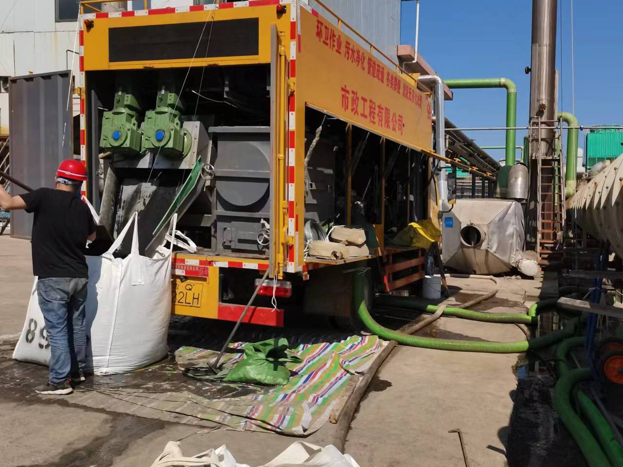 个旧淤泥压干处理